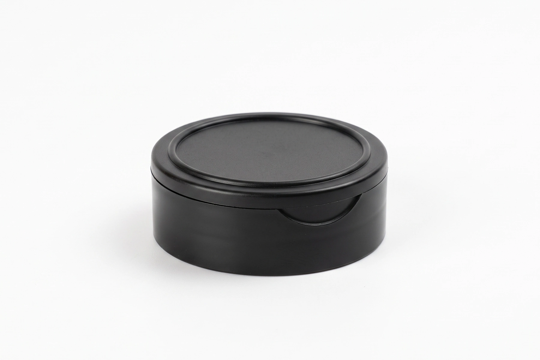 Closed black shaker cap with liner for spice and seasoning jars